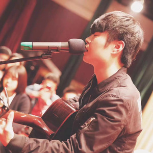 久久精品中文字幕
